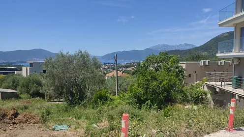 BAUGRUNDSTÜCK MIT MEERBLICK IN KAVAČ ZU VERKAUFEN